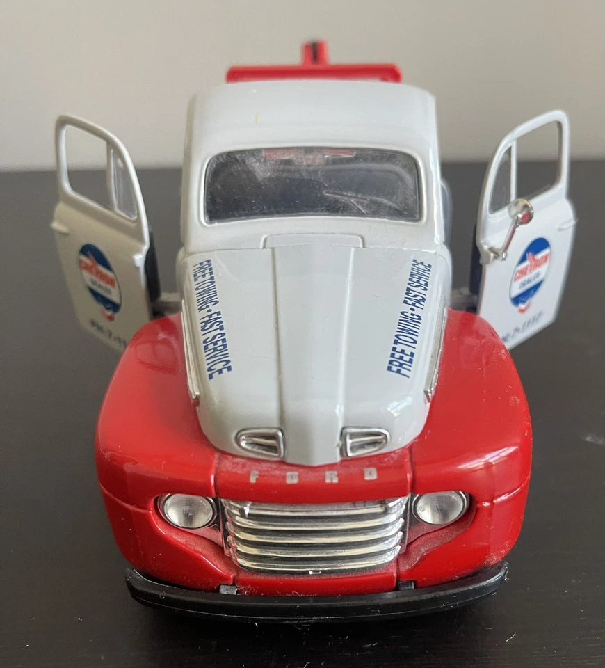 On Mark Int’l Covingtons -Chevron Tow Truck 1949 Ford F1 - Image 4 of 4