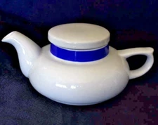 Vintage Toscany Tea Pot Solo Collection White Blue Ceramic Made In Japan 16 oz