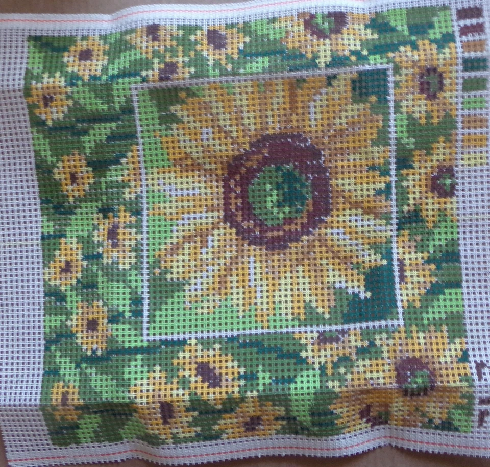 § canevas pour coussin TOURNESOL - Photo 2/2