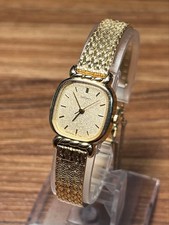 SEIKO 2P21-5340 R1 Women's Quartz Textured Gold Dial Mesh Bracelet Watch