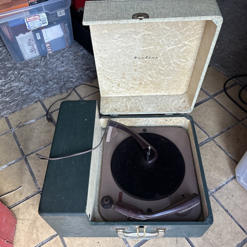 1954 Mont. Ward Airline 978B Phonograph 3 Tube 3 Speed 78 Record Player As Is