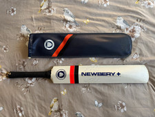 Newbery Prince English Willow Cricket Bat Signed Mike Gatting w/ Newbery Cover