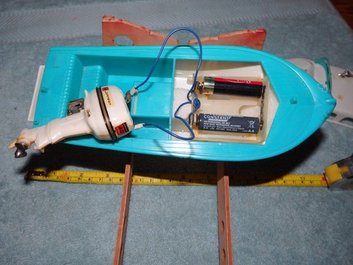 THE FLEET LINE TOY BOAT BATTERY POWERED THE FURY BOX Jonson Motor Box Rare - Picture 10 of 23