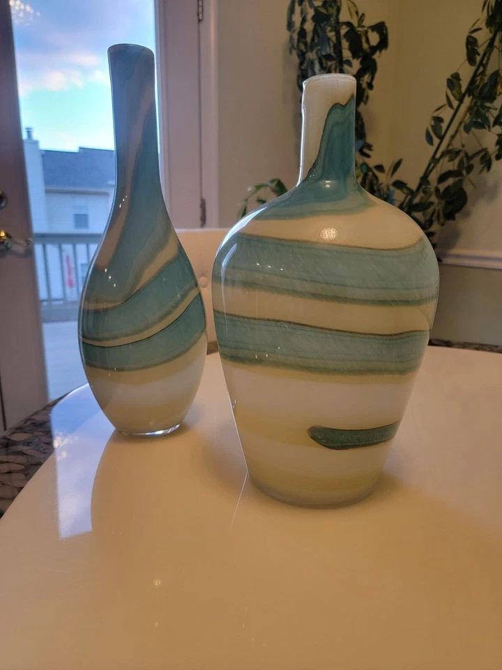 Juego de 2 jarrones de cristal multicolor para flores. Beige y verde. Excelente estado Foto 2 de 4