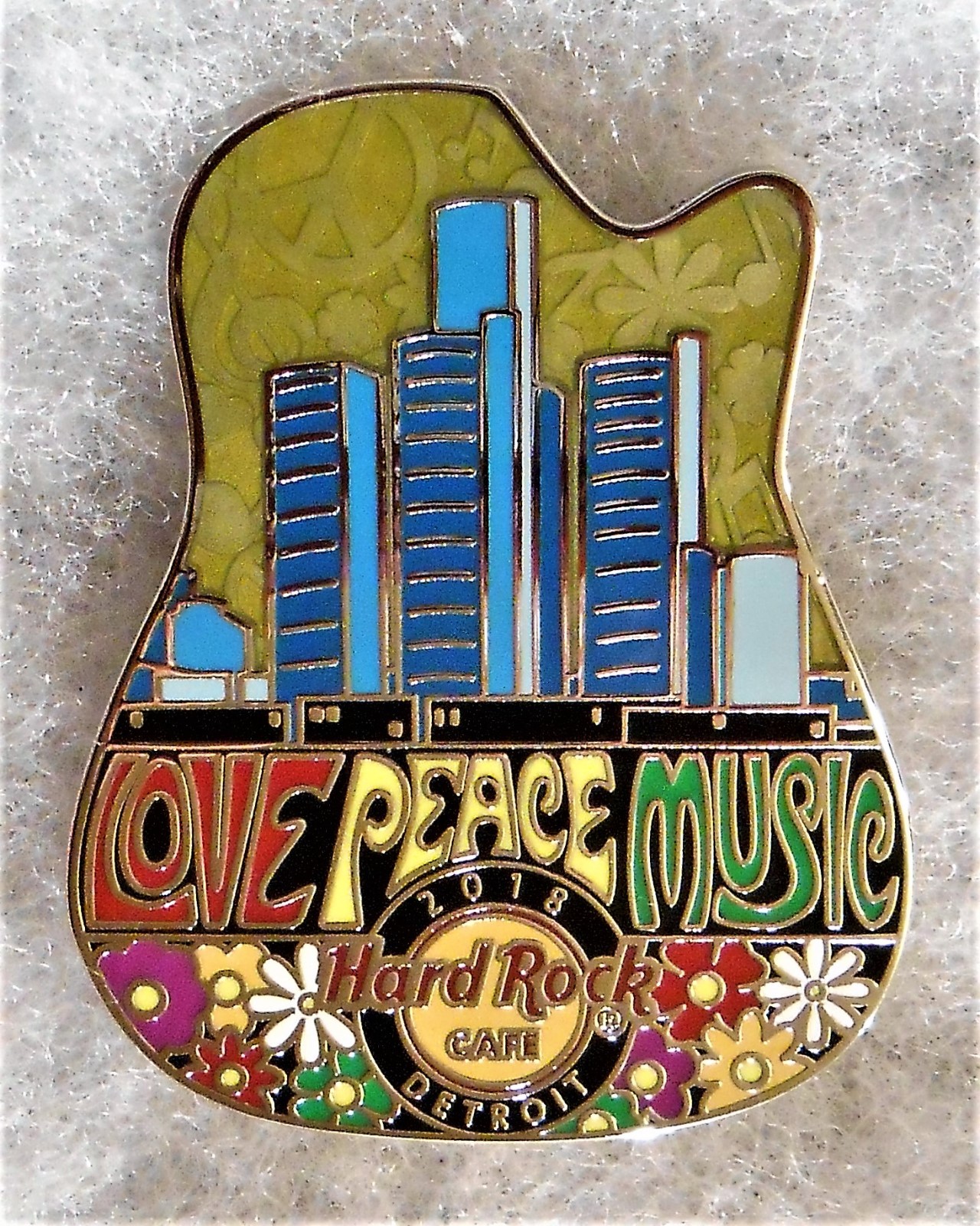HARD ROCK CAFE DETROIT LOVE PEACE MUSIC CITY SKYLINE GUITAR BODY PIN # 98171