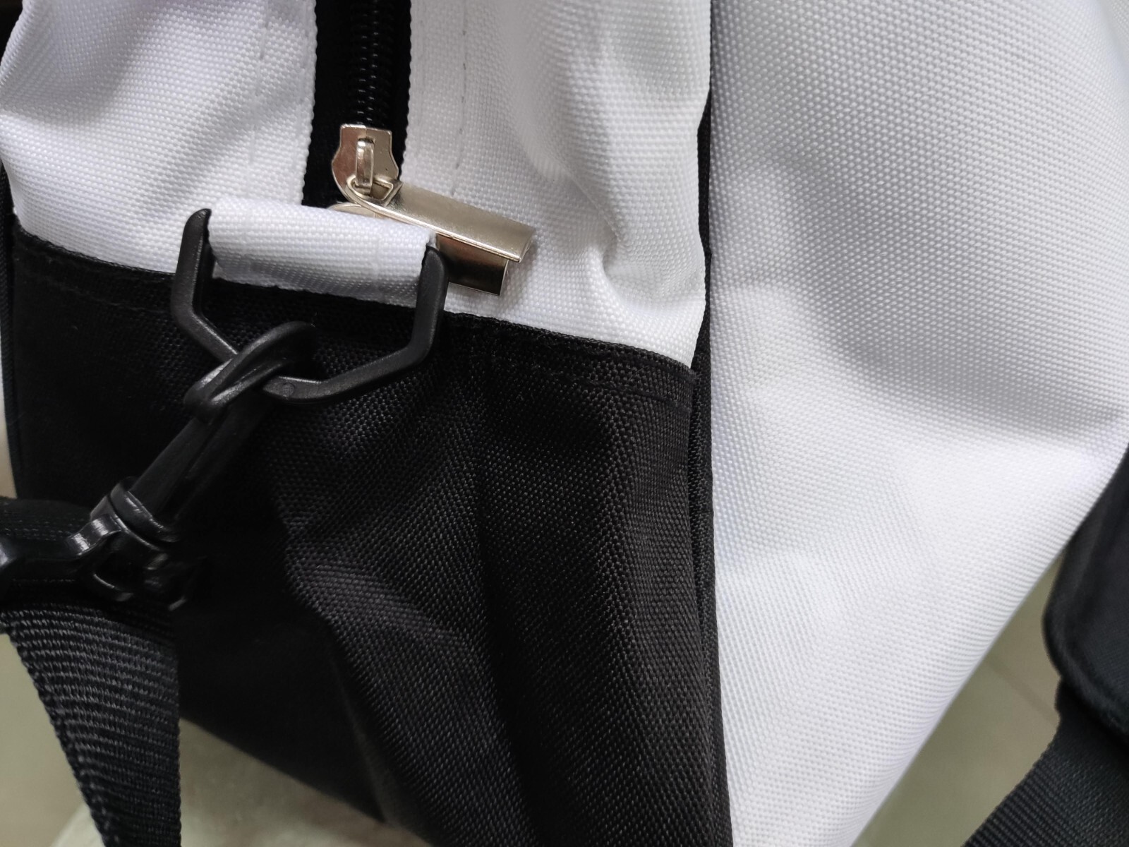 LACOSTE Bag White Mens Gym Travel Overnight White Green Crocodile New