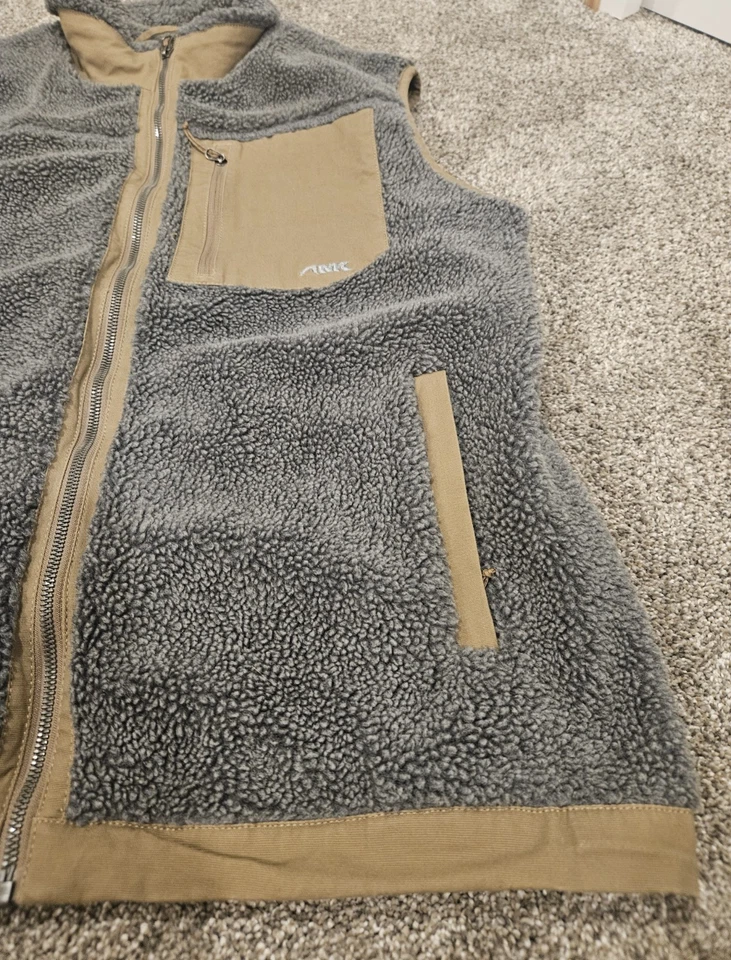 Mountain Khakis Fourteener Vest Mens Size  L Sherpa Fleece .  Outdoors, Hiking - Image 2 of 4