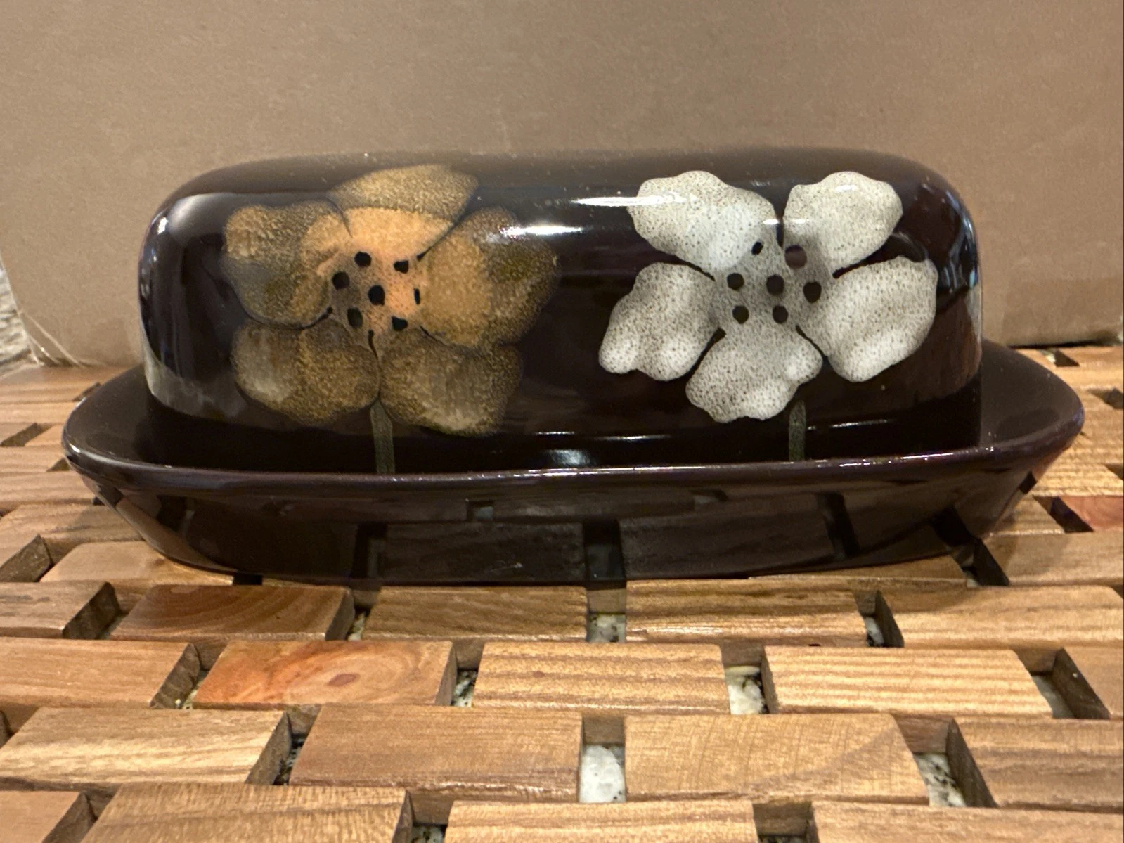 RARE Pfaltzgraff Painted Poppies 7.5” Covered Butter Dish