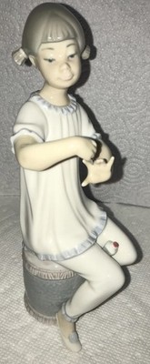 Vintage LLADRO Young Girl Painting Her Nails Manicure Figurine Made In Spain