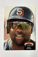  1992 Topps Stadium Club Tony Gwynn #825 (A622)