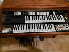 Organo elettrico Farfisa a due tastiere e pedali con registratore a cassette