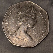 1977 United Kingdom Queen Elizabeth II 50 New Pence Coin