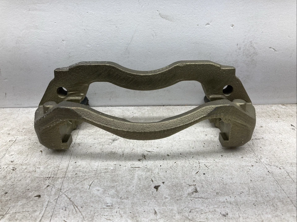 Workhorse L/H Caliper Bracket W8004161 (New Old Stock) - Image 3 of 4