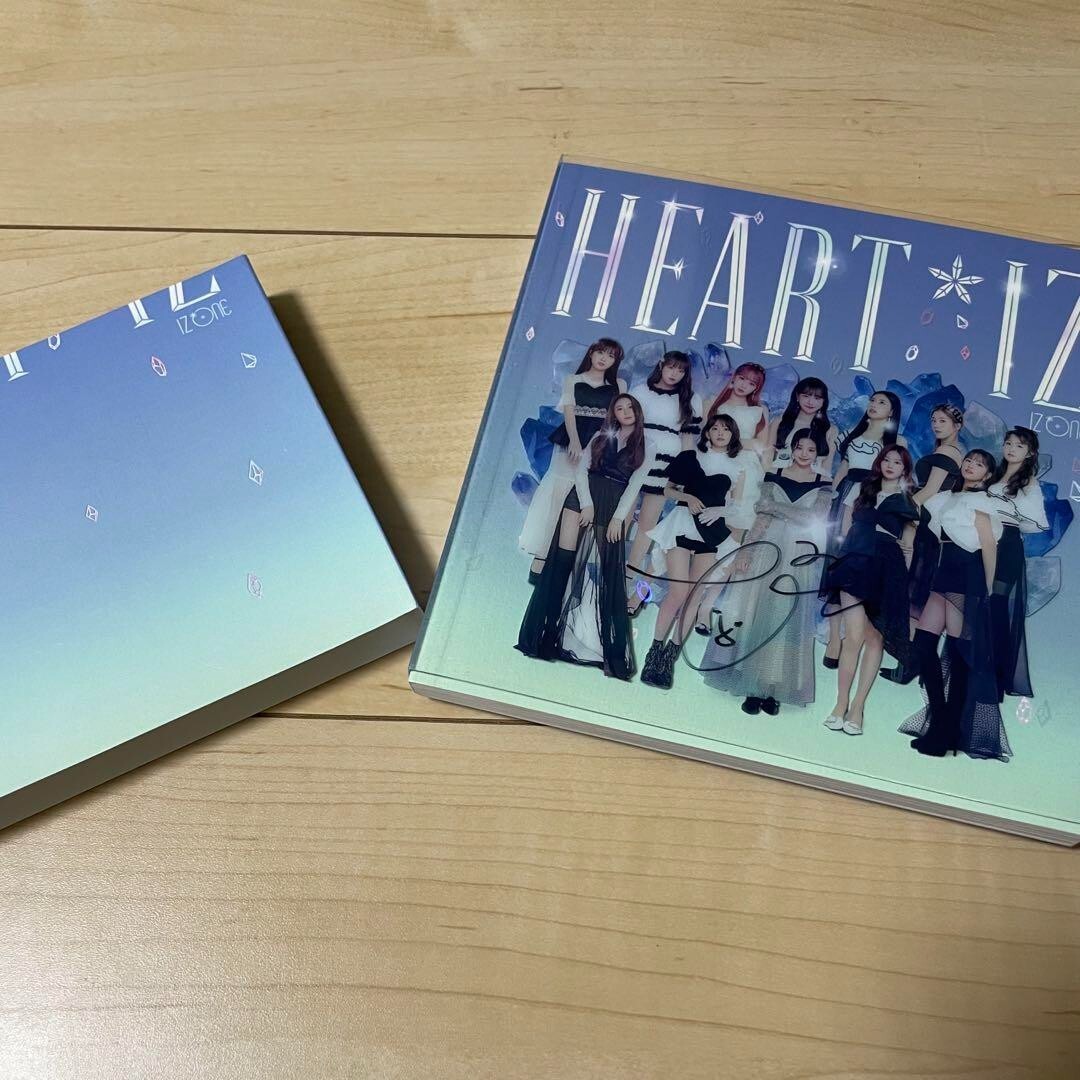 IZ*ONE 2nd Mini Album HEART*IZ autographed signed Yena No