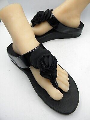 FitFlop FLORRIE Black Patent Leather Thong Slide Sandals FitFlop FLORRIE Black Patent Leather Thong Slide Sandals