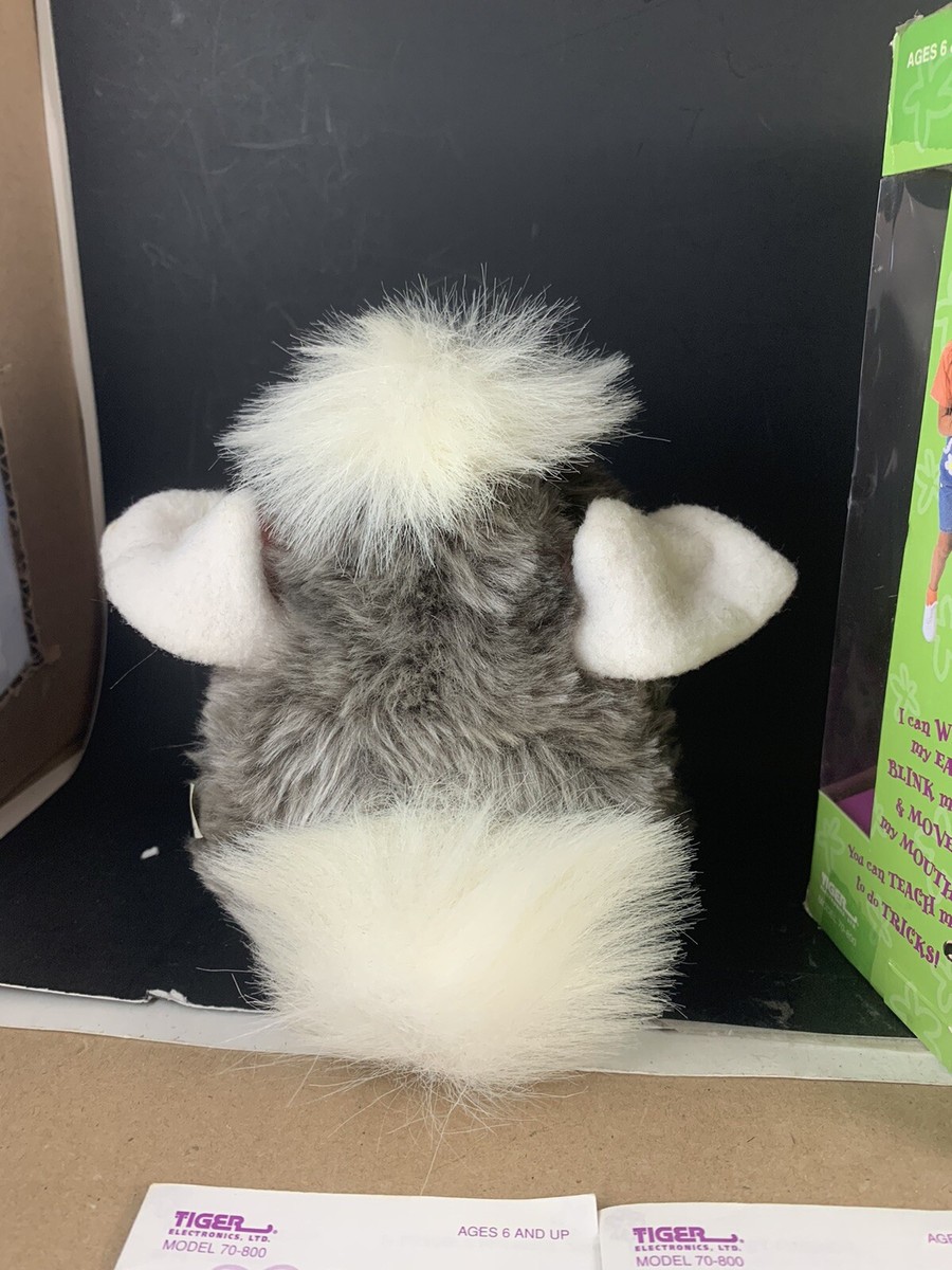 Furby 電子ぬいぐるみ グレーと白　新品未開封品　廃盤品 0195166233420.jpg