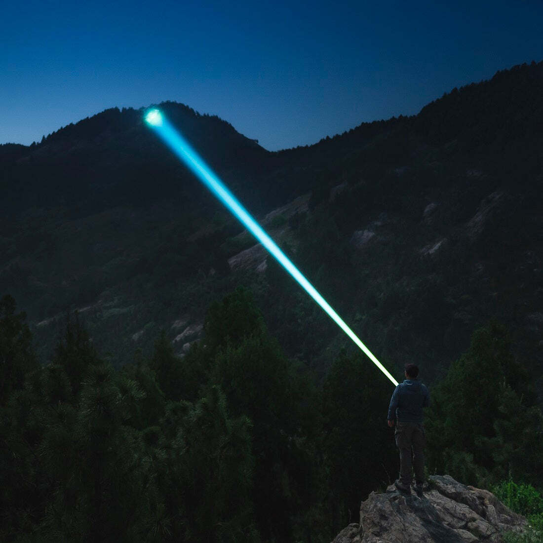 Weltool W4 PRO TAC 568 Lumen LEP Flashlight 2.88 Million Candela 1