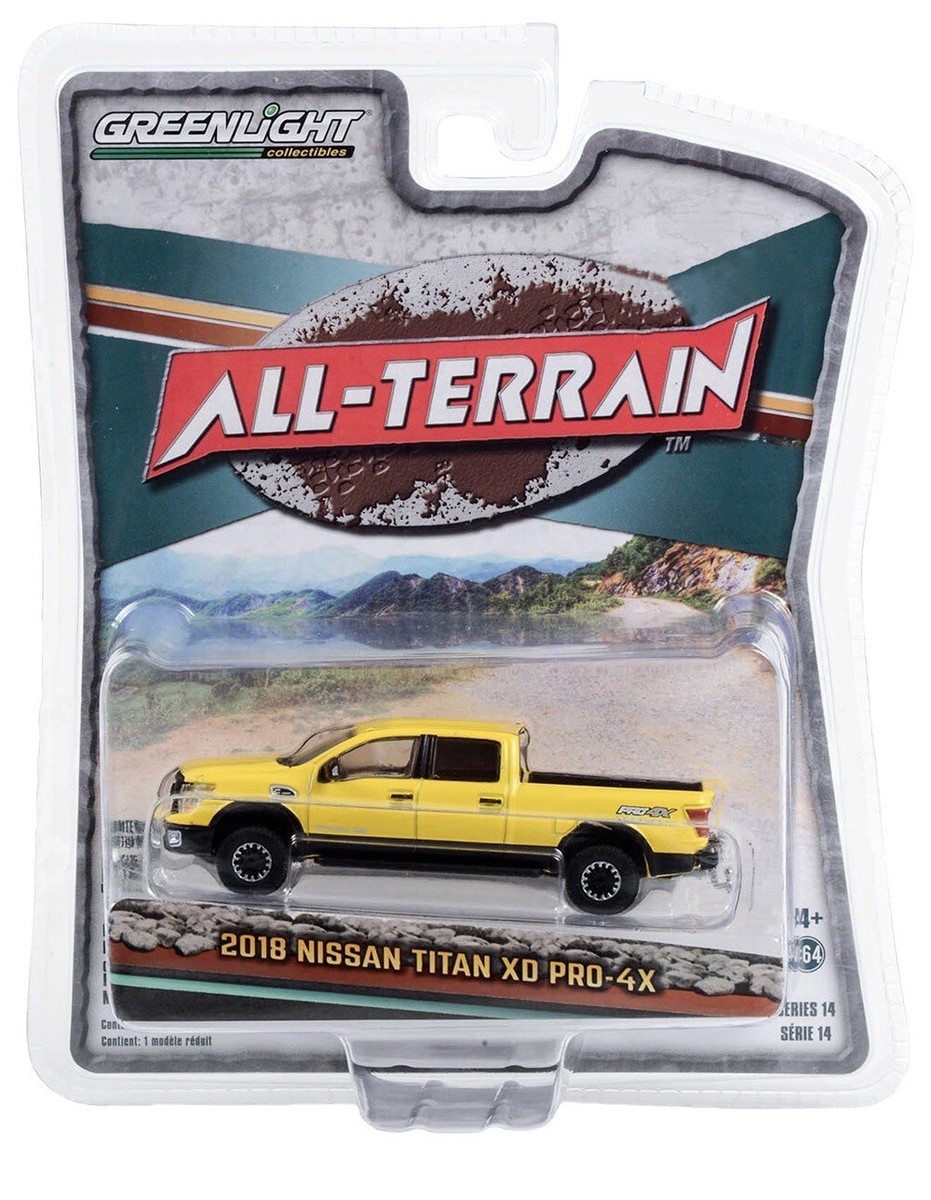 グリーンライトミニカー　2018 NISSAN TITAN XD PRO-4X 1:64 All-Terrain Series 12 - 2018 Nissan Titan XD Pro-4X