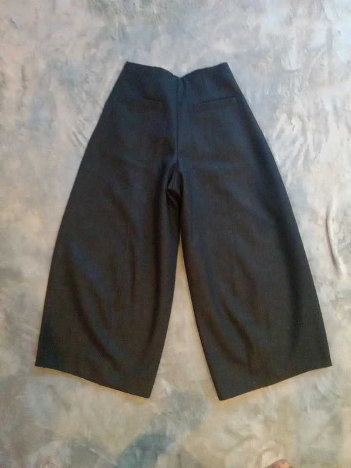 COS Wool Cashmere Pleated Wide Leg Crop Pants Gray  Sz 2 Pockets Preppy*** - Image 4 of 4