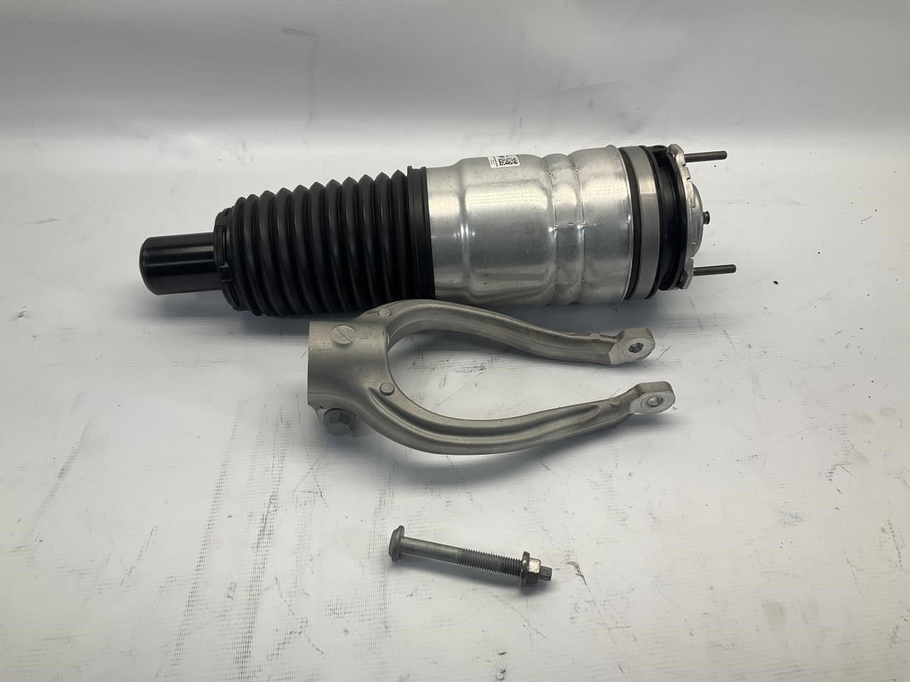 23-25 Maserati GranTurismo M189 Front Right Passenger Strut Shock Absorber Q
