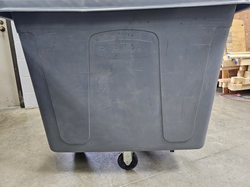 Rubbermaid Cube Truck