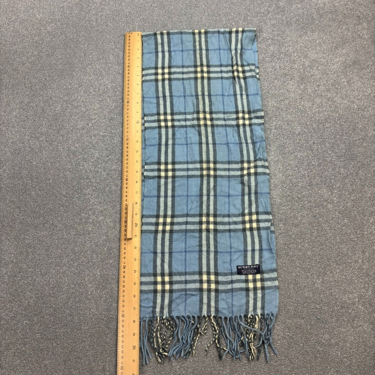 バーバリー ロンドン BURBERRY LONDON ストール アルパカ 紺 Alpaca Wool Blend Happy Scarf in Firth blue/black | Burberry® Official