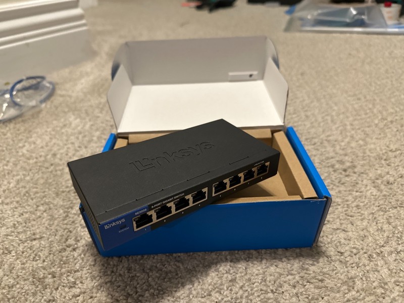 Linksys 8-Port Gigabit Ethernet Switch SE3008 Black
