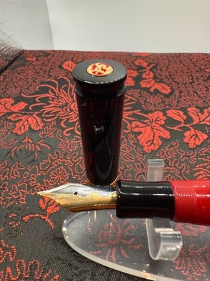 Loiminchay Gold Trim Qian Long Fountain Pen (Olympics LE) - Red/Black, 18k Nib 