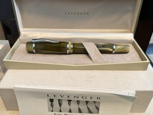 Levenger,”Celluloid Green”Fountain Pen, Spiral, Limited Edition, NEW, Germany