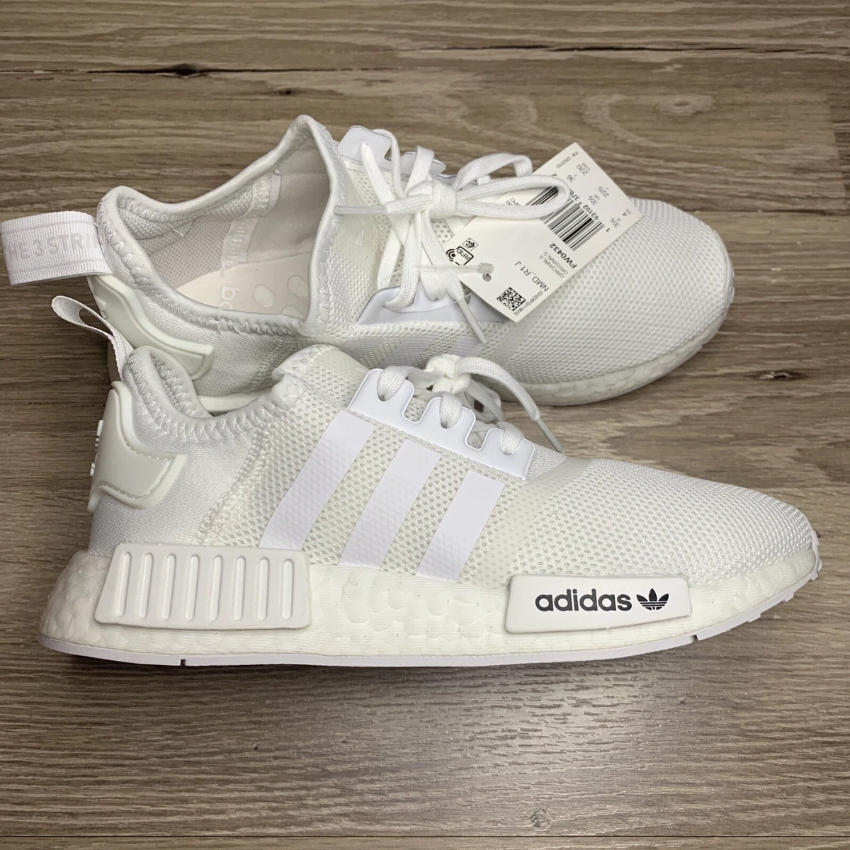 Adidas NMD R1 J Shoes Triple White Youth Size 4 Women s Size 5 FW0432 NEW