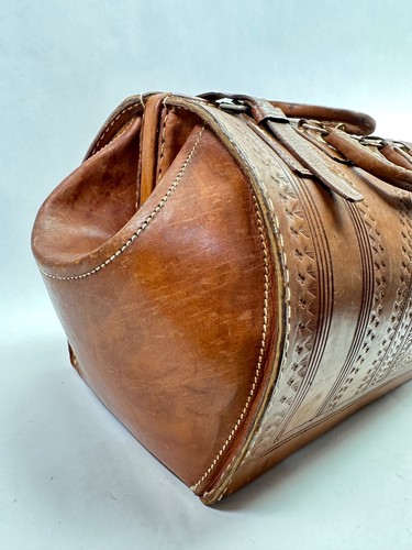 Vintage Western Southwest Rodeo Yellowstone Hand Tooled Leather Bag Hard Duffel - Picture 5 of 22