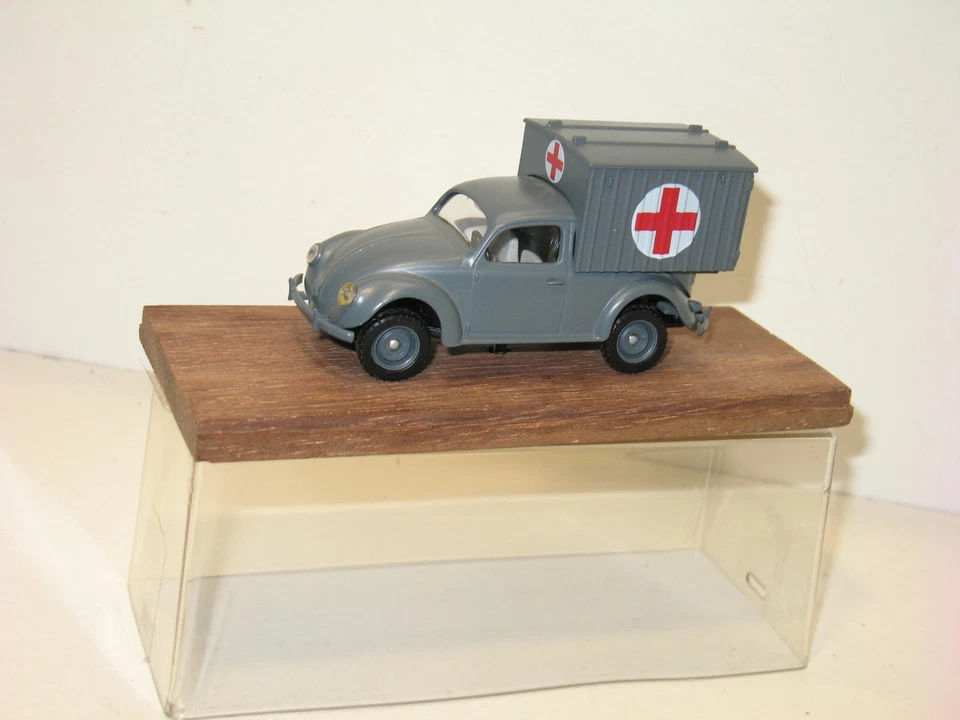 VITESSE, Auto Militare VW Ambulanza 1:43 - Immagine 2 di 3