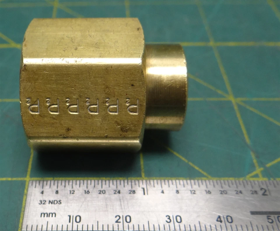 Parker Hannifin 208P-12-8 Brass Reducer Coupling 3/4" Female NPT X 1/2" Male NPT - Image 2 of 3