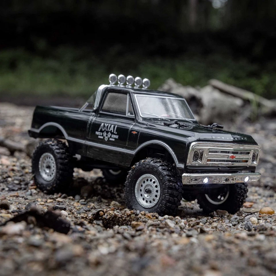 Axial AXI00001V2T4 SCX24 1967 Chevrolet C10 1:24 4WD-RTR Schwarz - Bild 2 von 4