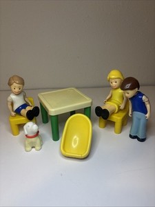 Lot Vintage Little Tikes Dollhouse Mom Dad Boy Dog Table Chairs Baby Chair