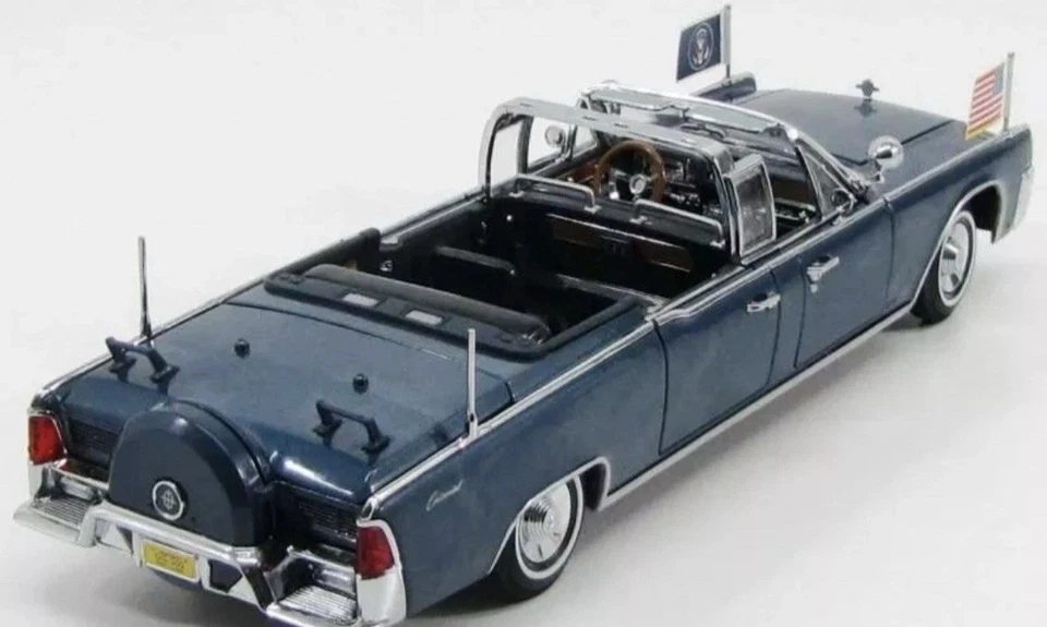 Rare JFK 1961 Lincoln X-100 Limo 1:24 Scale Road Signature/Yat Ming - New In Box - Image 2 of 4
