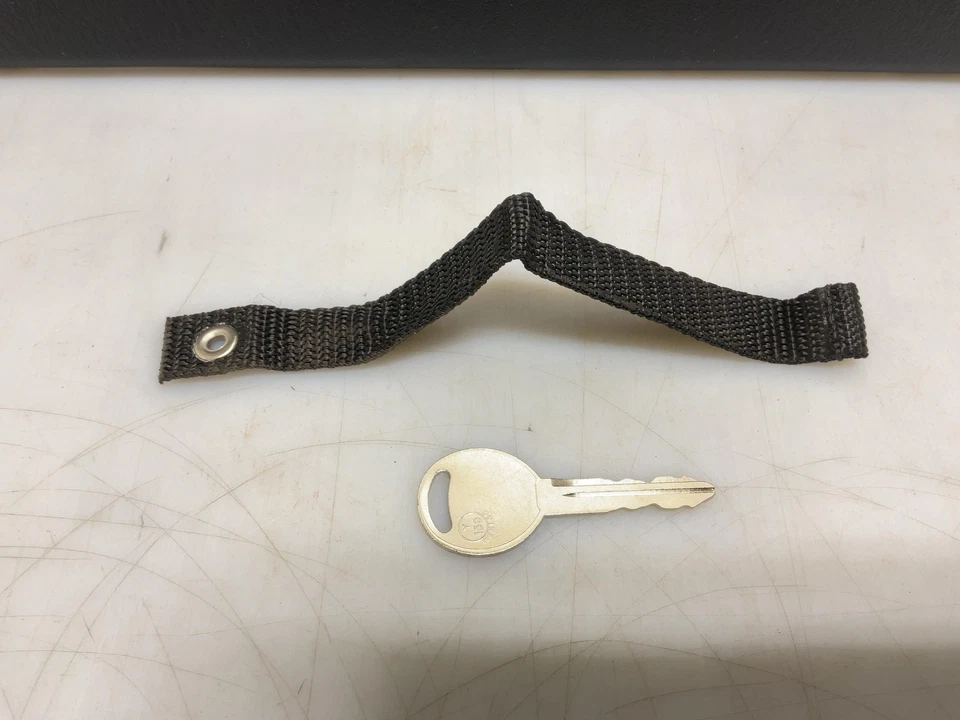 Guantera lateral para pasajero Jeep TJ Wrangler con llave pizarra 2003 2004 2005 2006 007674 Foto 2 de 4