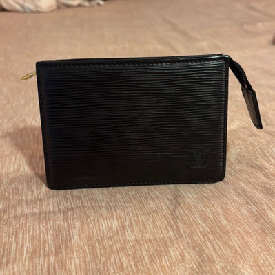 RARE Vintage early 2000s Louis Vuitton black Epi leather cosmetic/makeup bag