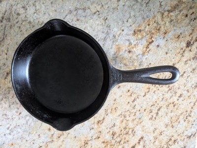 Vintage Griswold No. 3 Cast Iron Skillet 709B Dual Spouts Large Block Logo