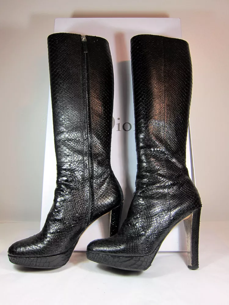 Chaussures genou A Vintage Miss Dior noir Python, talons 4,5 pouces, taille IT 39.