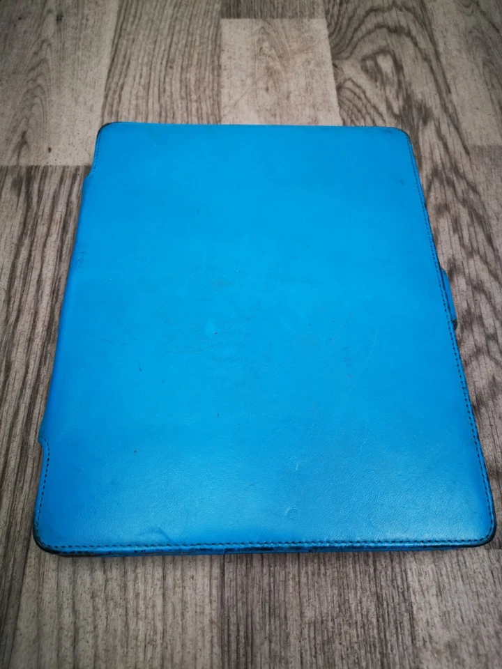 Genuine Apple iPad 2 - 16GB - White (A1395) [iPad 2,1] - Image 2 of 4