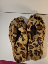 Womens Animal Print Fuzzy Slippers Size 7.5