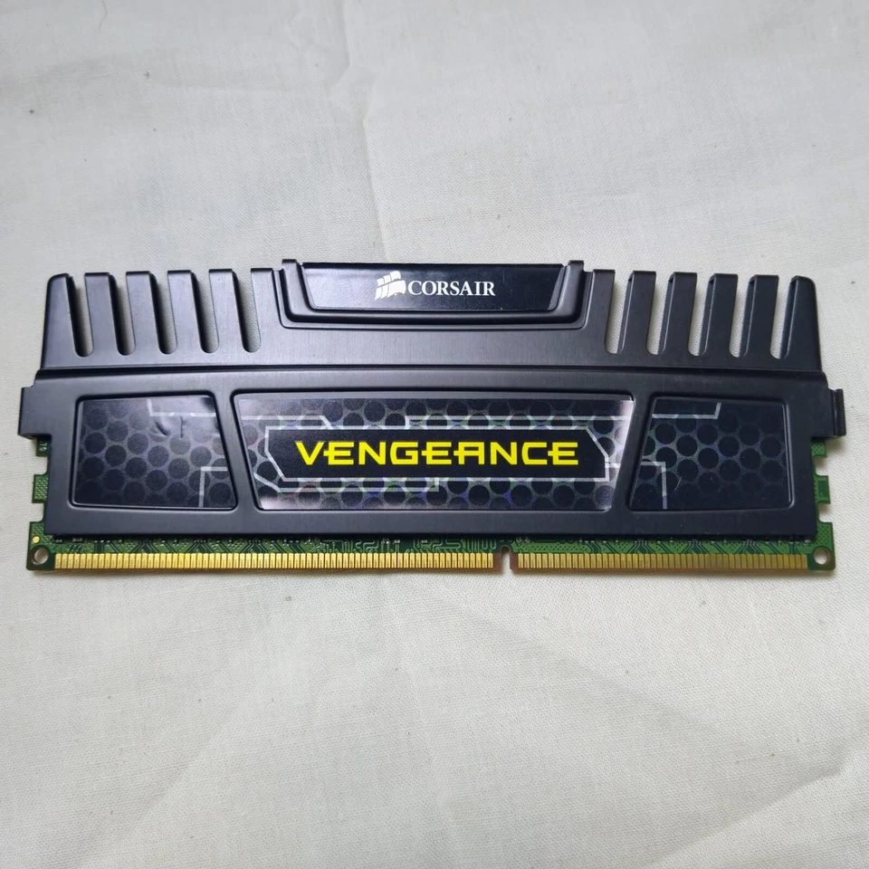 16GB (4x4GB) PC3-12800 DDR3-1600MHz Non-ECC Corsair CMZ8GX3M2A1600C9 Free Ship! - Image 3 of 4