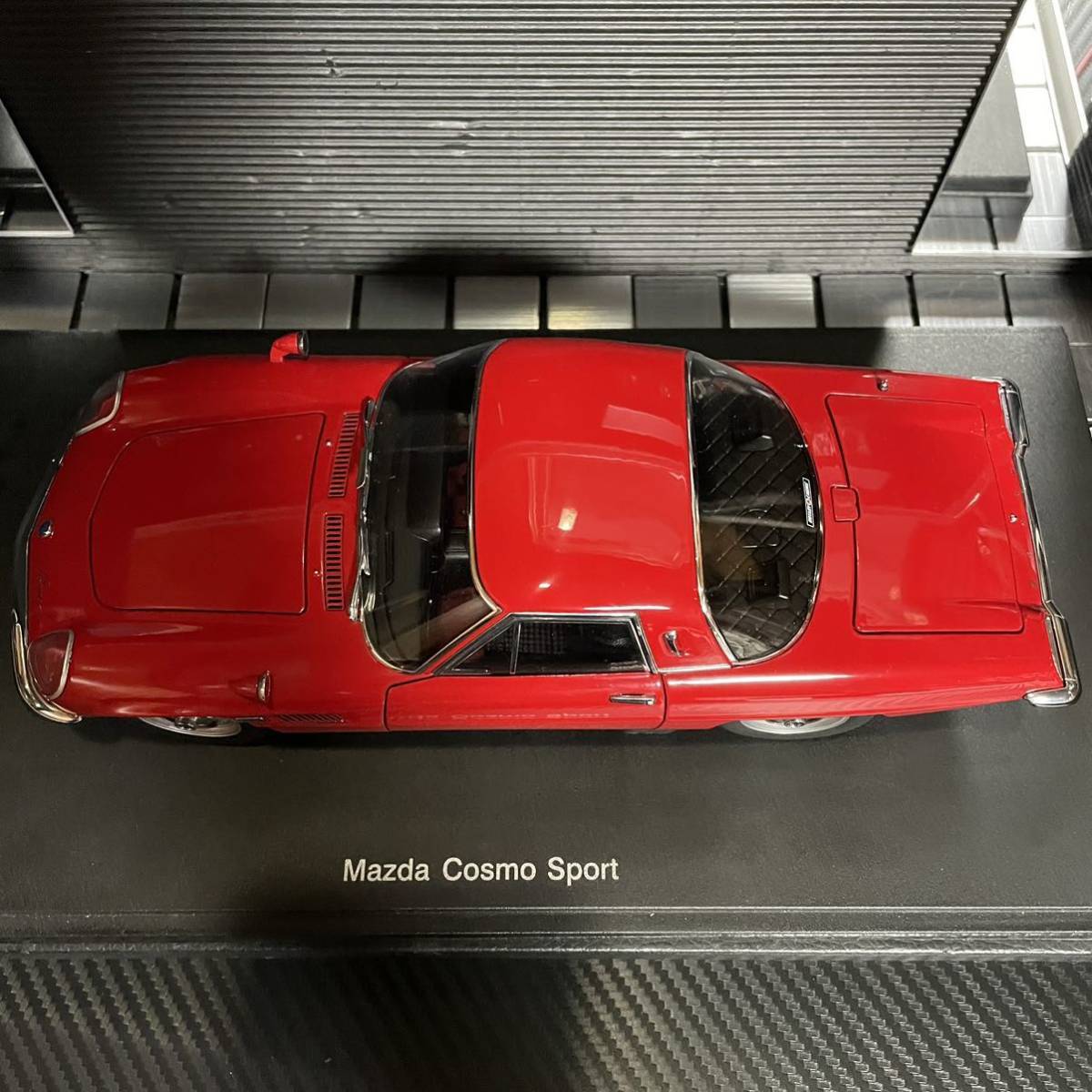 【新品】MAZDA COSMO SPORT 試験地域限定販売1/18スケール AUTOart 1:18 Mazda Cosmo Sport Year 1967 black 75937 model