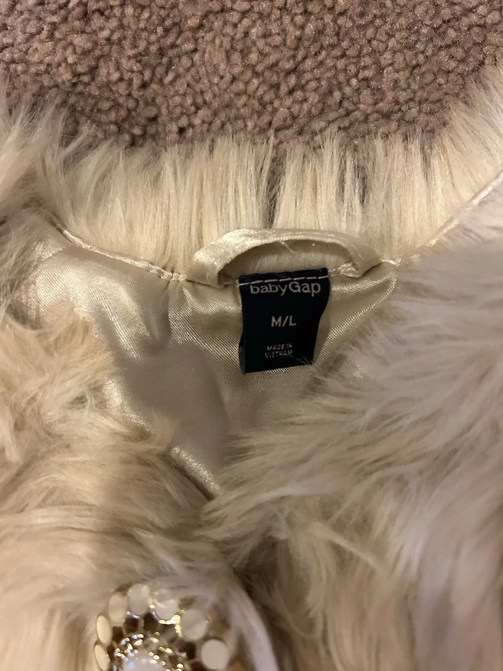 Abrigo de vestir corto Baby Gap marfil blanco roto piel sintética niñas talla M/L vacaciones invierno Foto 3 de 4