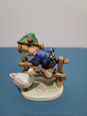 Goebel Hummelfigur Angsthase (Barnyard Hero) 195 2/0 Top Zustand