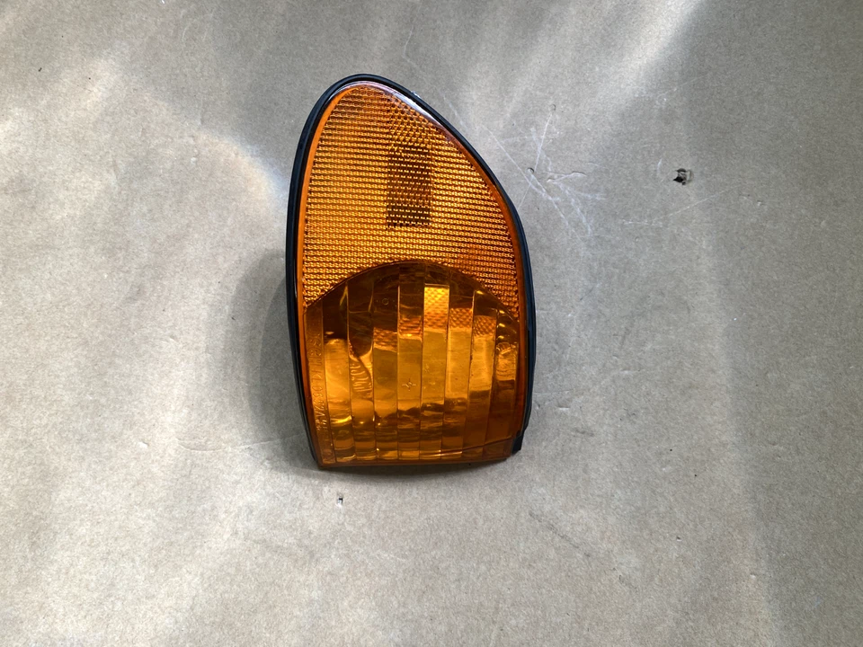 Conjunto de lámpara intermitente delantera derecha BMW E38 750IL 740I 1999-2001 Foto 4 de 4