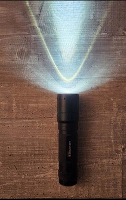 Taschemlampe Led Lenser Zustand gut für Freizeit Camping Sicherheit