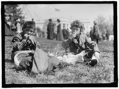 Photo:White House Washington DC Easter Egg Rolling 1911 Children Picnic