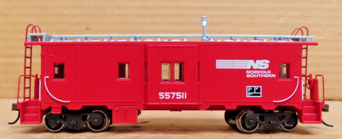 Athearn #90322 escala HO "Norfolk Southern" ventana de bahía furgón Rd. #557511 | Condition: Used